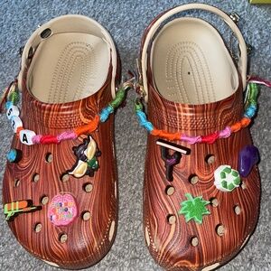 SZA WOOD GRAIN CLASSIC CROCS